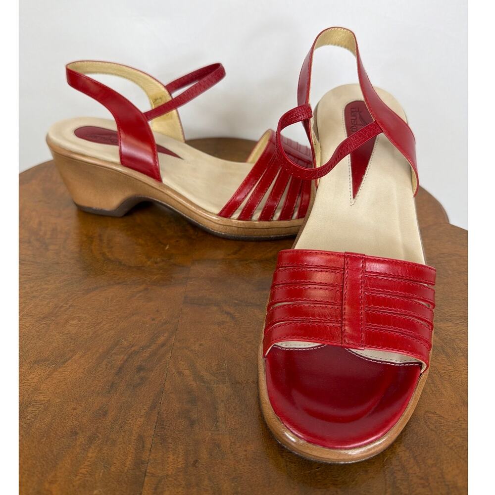 NWT Dansko Ashley Red Leather Low Heel Slip-In Sandal Box Size 10